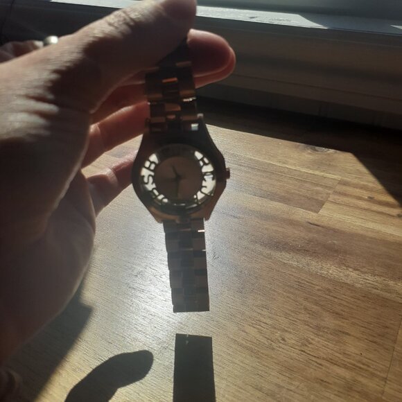 Unique Marc Jacob's Watch - Picture 2 of 5